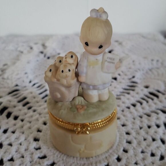 Vtg 1998 Precious Moments Porcelain Trinket Box "God Loveth a Cheerful Giver - Picture 1 of 6